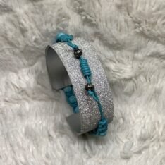 Bracelet en howlite de turquoise mate tressé à la main en cuir