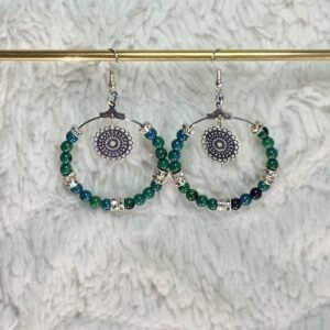 boucles d'oreilles créoles en perles naturelles de chrysocolle avec strass