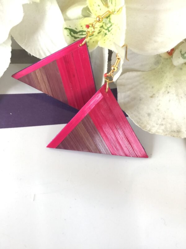 Boucles d'oreilles rouges en marqueterie de paille faites main