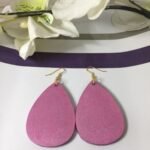 Boucles d'oreilles en marqueterie de paille mauve et fuchsia faites main