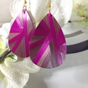 Boucles d'oreilles en marqueterie de paille mauve et fuchsia faites main