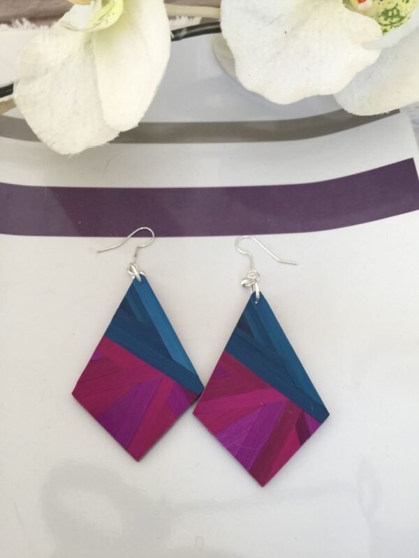 Boucles d'oreilles en marqueterie de paille rose et verte faites main