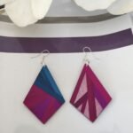 Boucles d'oreilles en marqueterie de paille rose et verte faites main