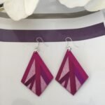 Boucles d'oreilles en marqueterie de paille rose et verte faites main
