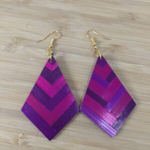 Boucles en marqueterie de paille fuchsia et violette faites main