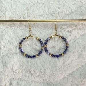 Créoles en perles naturelles de lapis-lazuli et sodalite