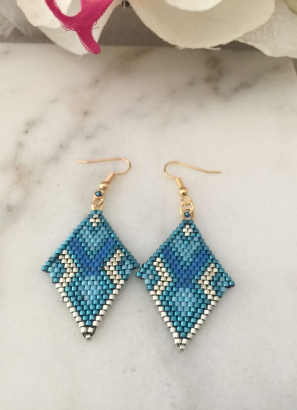 Boucles d'oreilles tissées à la main en perles miyuki bleues