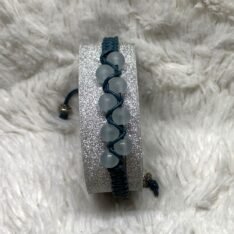 Bracelet en perles de calcédoine et cuir tressé à la main