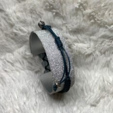 Bracelet en perles de calcédoine et cuir tressé à la main