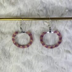 Créoles corail et or en perles miyuki tissées à la main