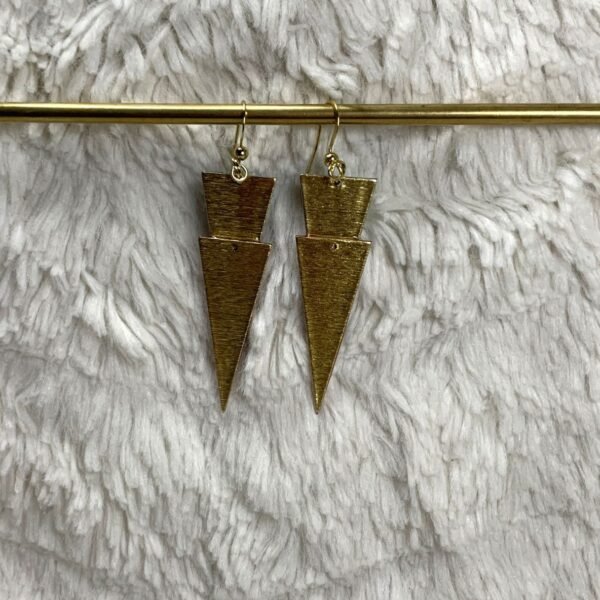 boucles d'oreilles en marqueterie de paille bleue et fuchsia faites main