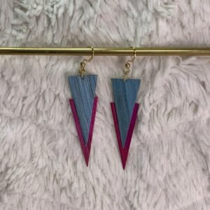 boucles d'oreilles en marqueterie de paille bleue et fuchsia faites main