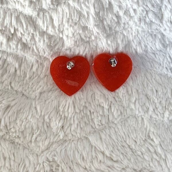 boucles d'oreilles coeurs rouges en résine