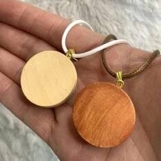pendentif rond bombé or en résine