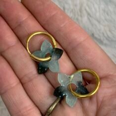 petites pampilles fleurs de tiaré bicolores en résine