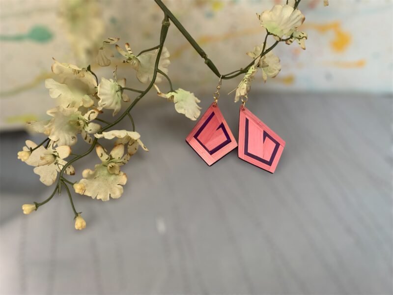 boucles en marqueterie de paille