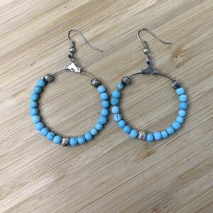 boucles créoles en perles turquoises sur monture argent fin