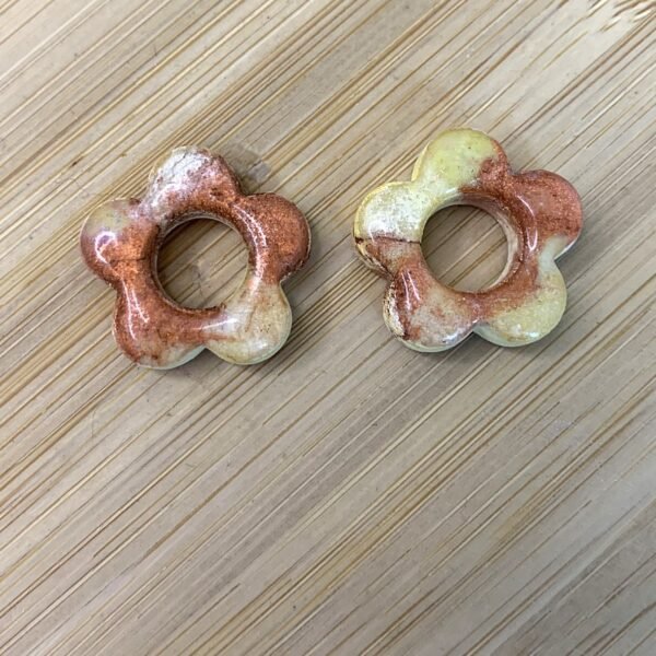 pampilles fleurs en résine minérale interchangeables et réversible- collection Minérale jaune et cuivre