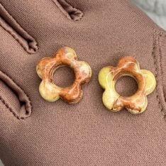 pampilles fleurs en résine minérale interchangeables et réversible- collection Minérale jaune et cuivre