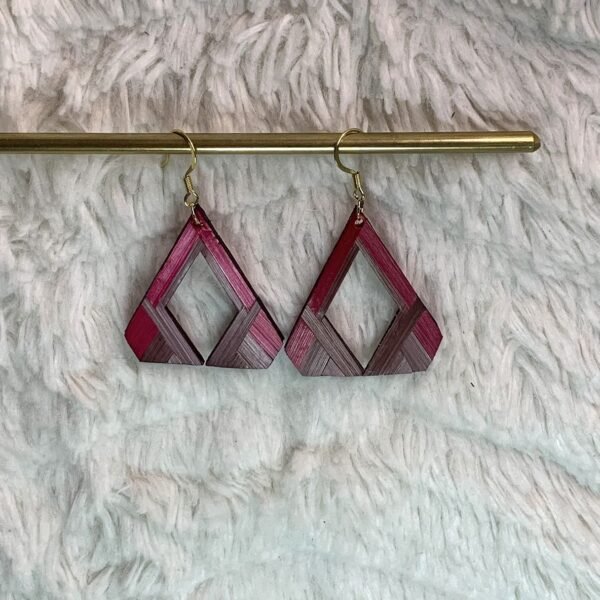 boucles en marqueterie de paille bordeaux et mauve