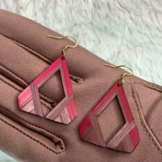 boucles en marqueterie de paille bordeaux et mauve
