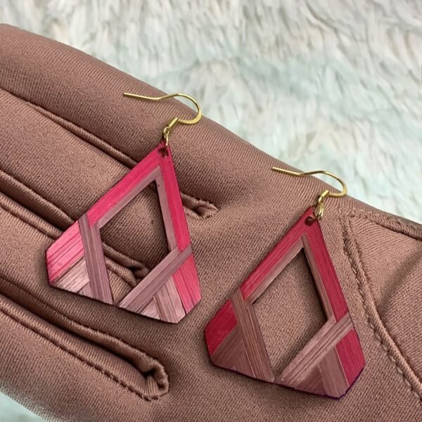 boucles en marqueterie de paille bordeaux et mauve
