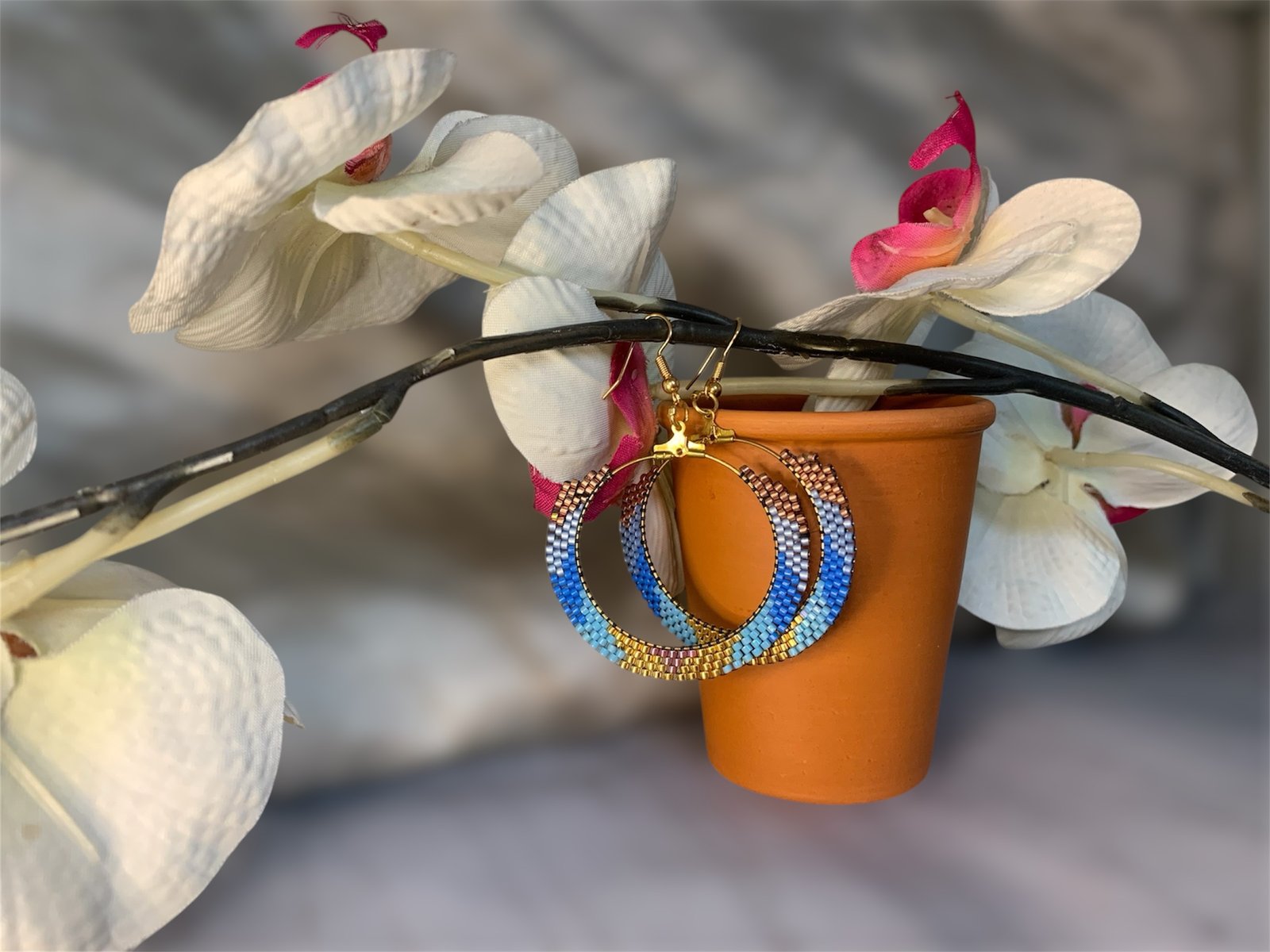 Des créations qui captent la lumière.