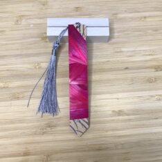 Marque-pages en marqueterie de paille et papier