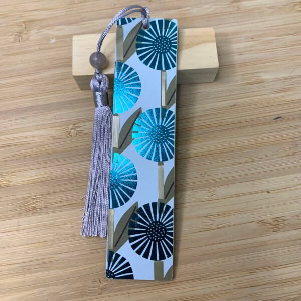 Marque-page en marqueterie de paille et papier sur bambou