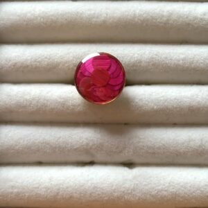 Bague réglable en marqueterie de paille rose et rouge.jpg