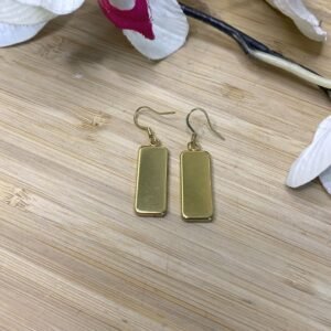 Boucles d’oreilles uniques en marqueterie de paille et résine. Montures en acier inoxydable doré (304). Artisanat français éco-responsable.jpg Boucles d’oreilles uniques en marqueterie de paille et résine. Montures en acier inoxydable doré (304). Artisanat français éco-responsable.jpg