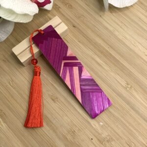 Marque-pages Eclat Solaire en marqueterie de paille vieux rose et violet, motif soleil et géométriques.jpg Marque-pages Eclat Solaire en marqueterie de paille vieux rose et violet, motif soleil et géométriques.jpg