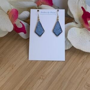 Boucles d’oreilles Iris, bleu abysse en résine et pigments mica naturels Boucles d’oreilles Iris, bleu abysse en résine et pigments mica naturels