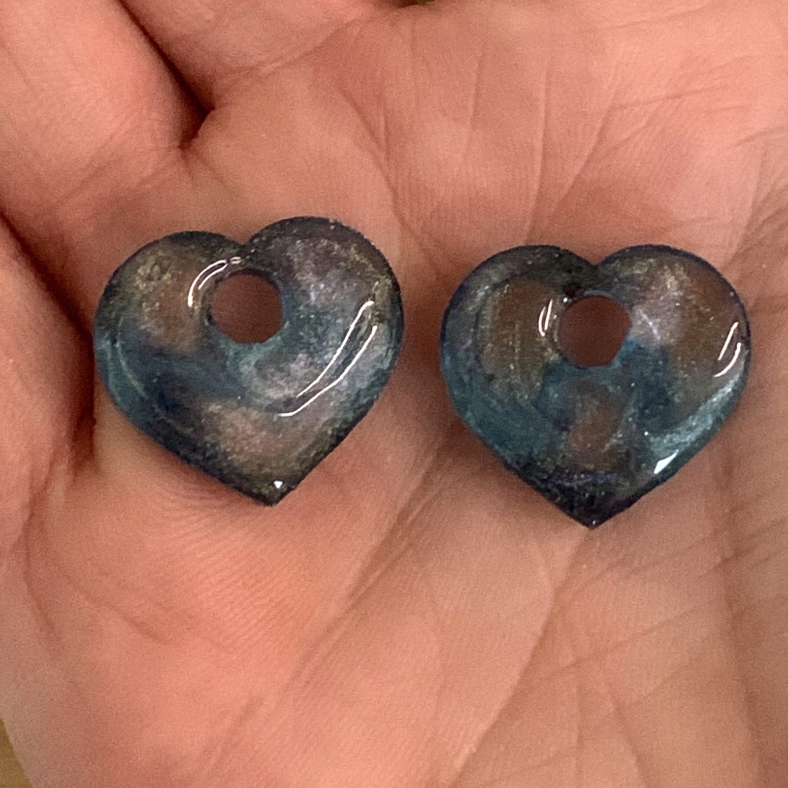 Boucles d&rsquo;oreilles pampilles coeurs bleu galaxie collection Duo d&rsquo;Éclat.jpg