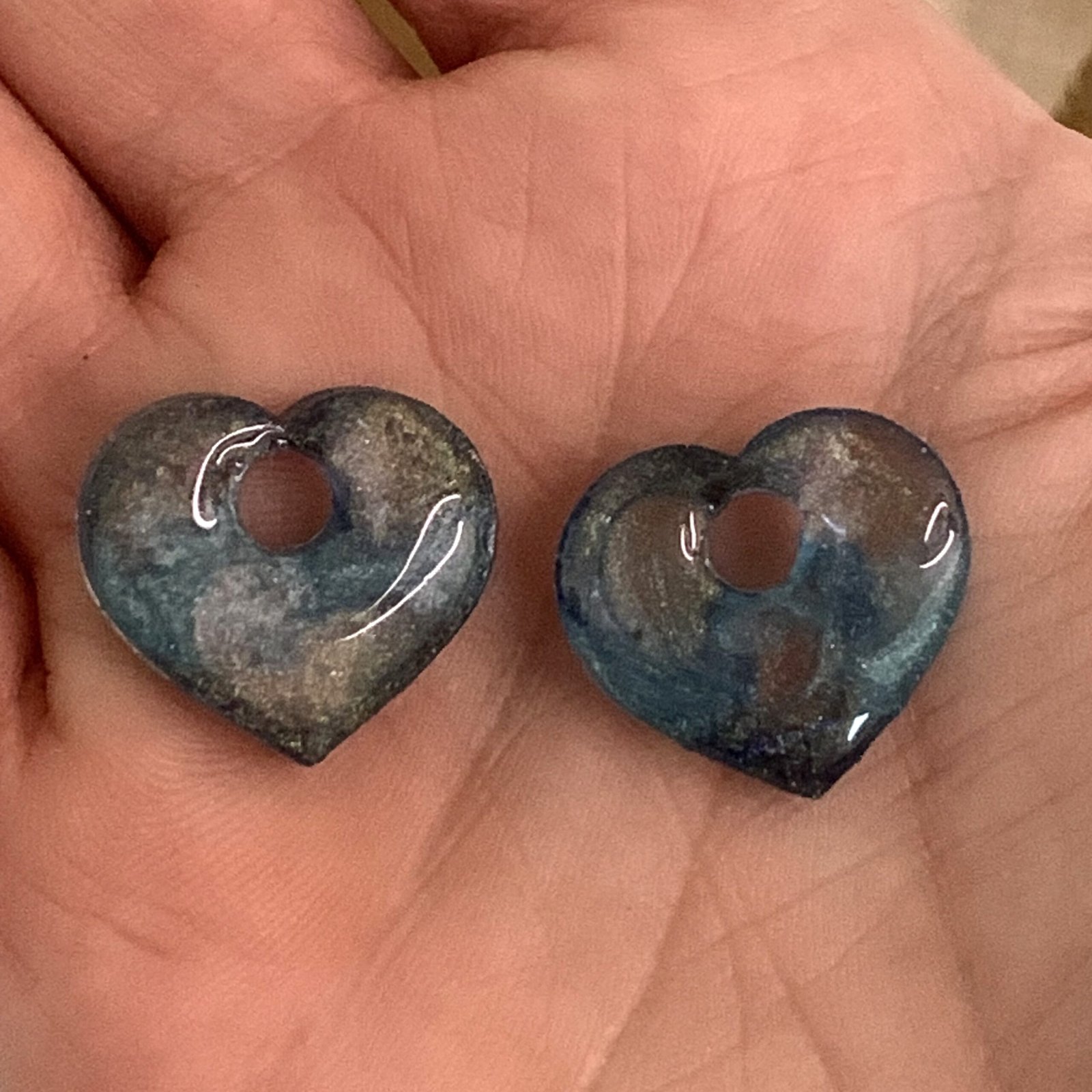 Boucles d&rsquo;oreilles pampilles coeurs bleu galaxie collection Duo d&rsquo;Éclat.jpg