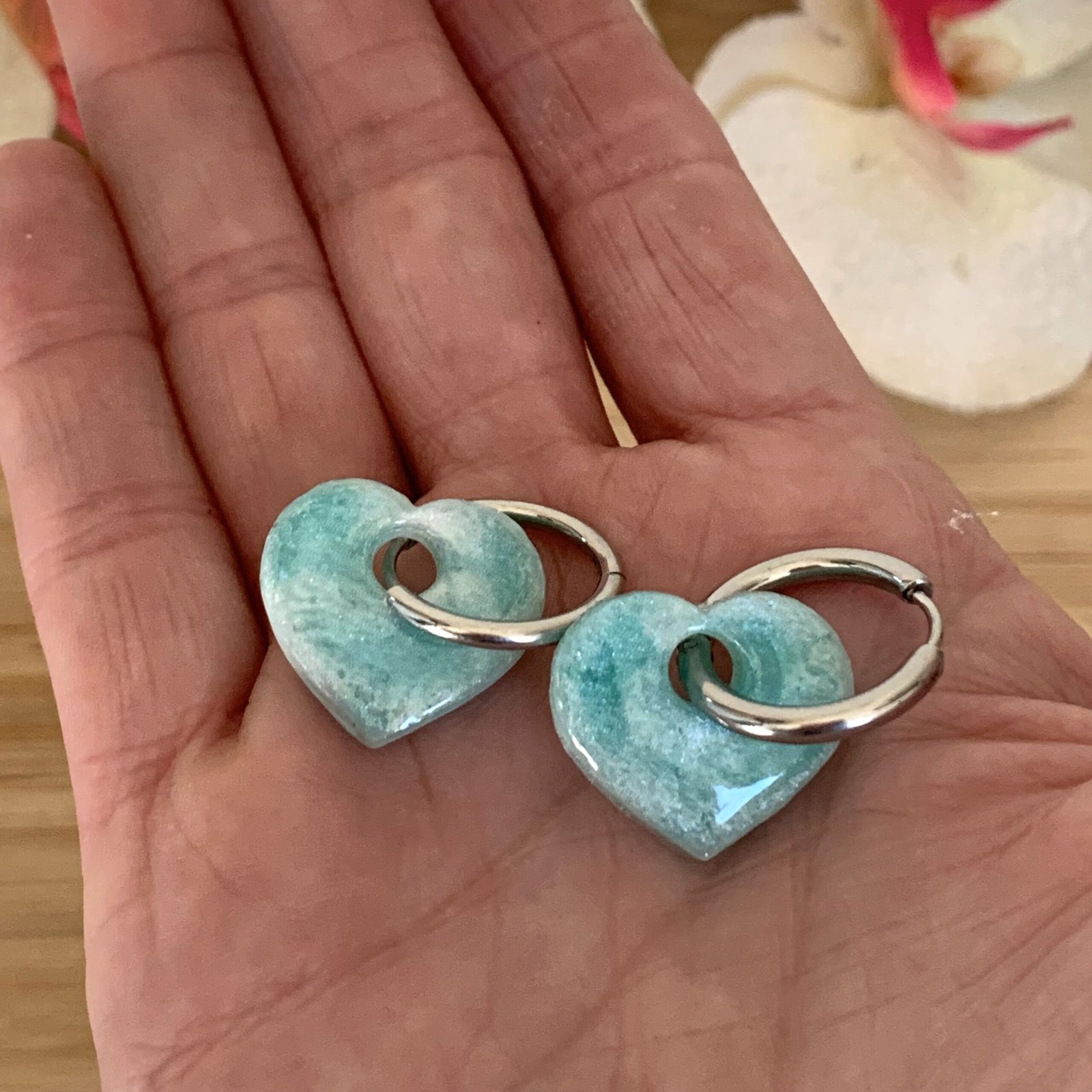Boucles d&rsquo;oreilles cœur réversibles vert menthe de Perles de Pluie artisanat français.jpg