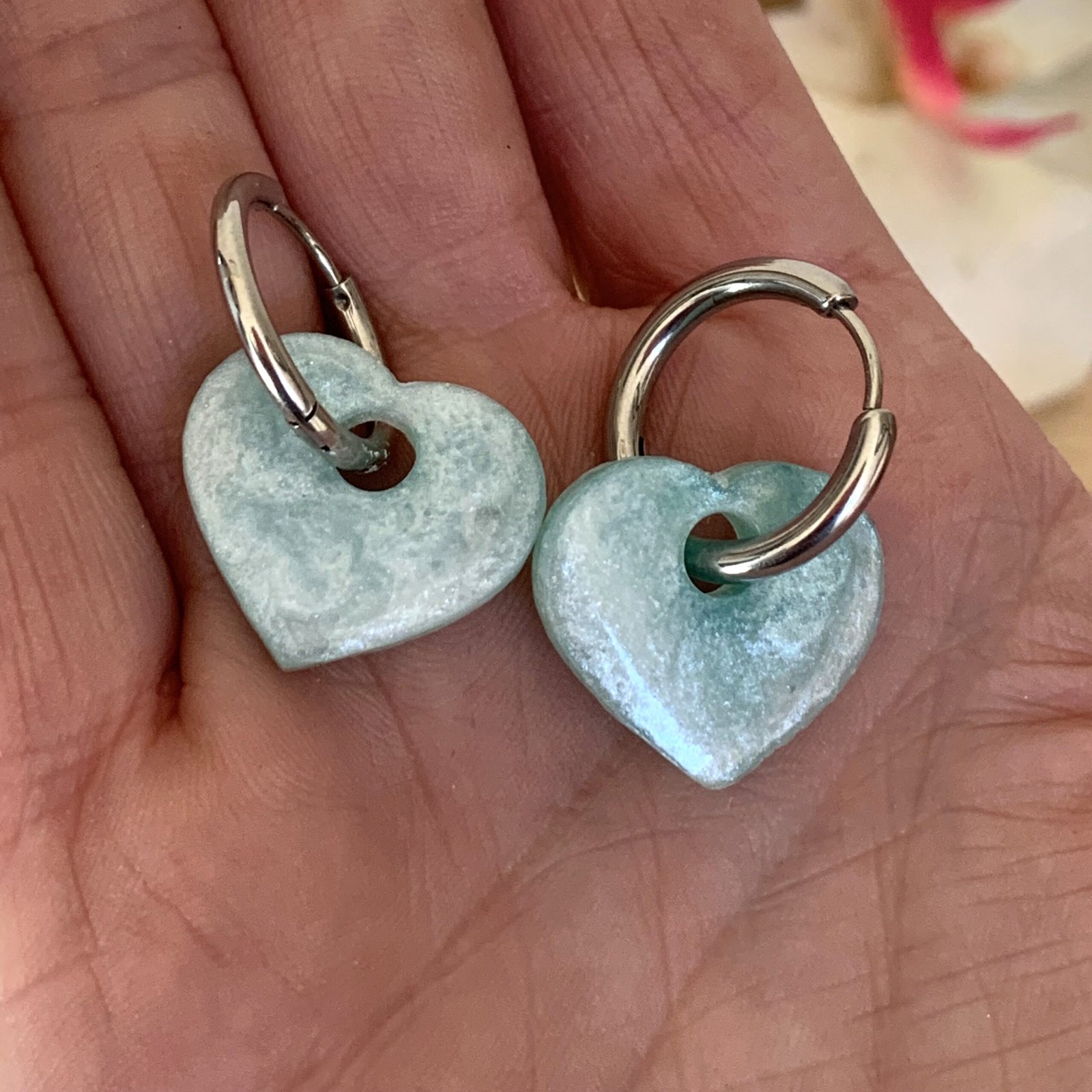 Boucles d&rsquo;oreilles cœur réversibles vert menthe de Perles de Pluie artisanat français.jpg
