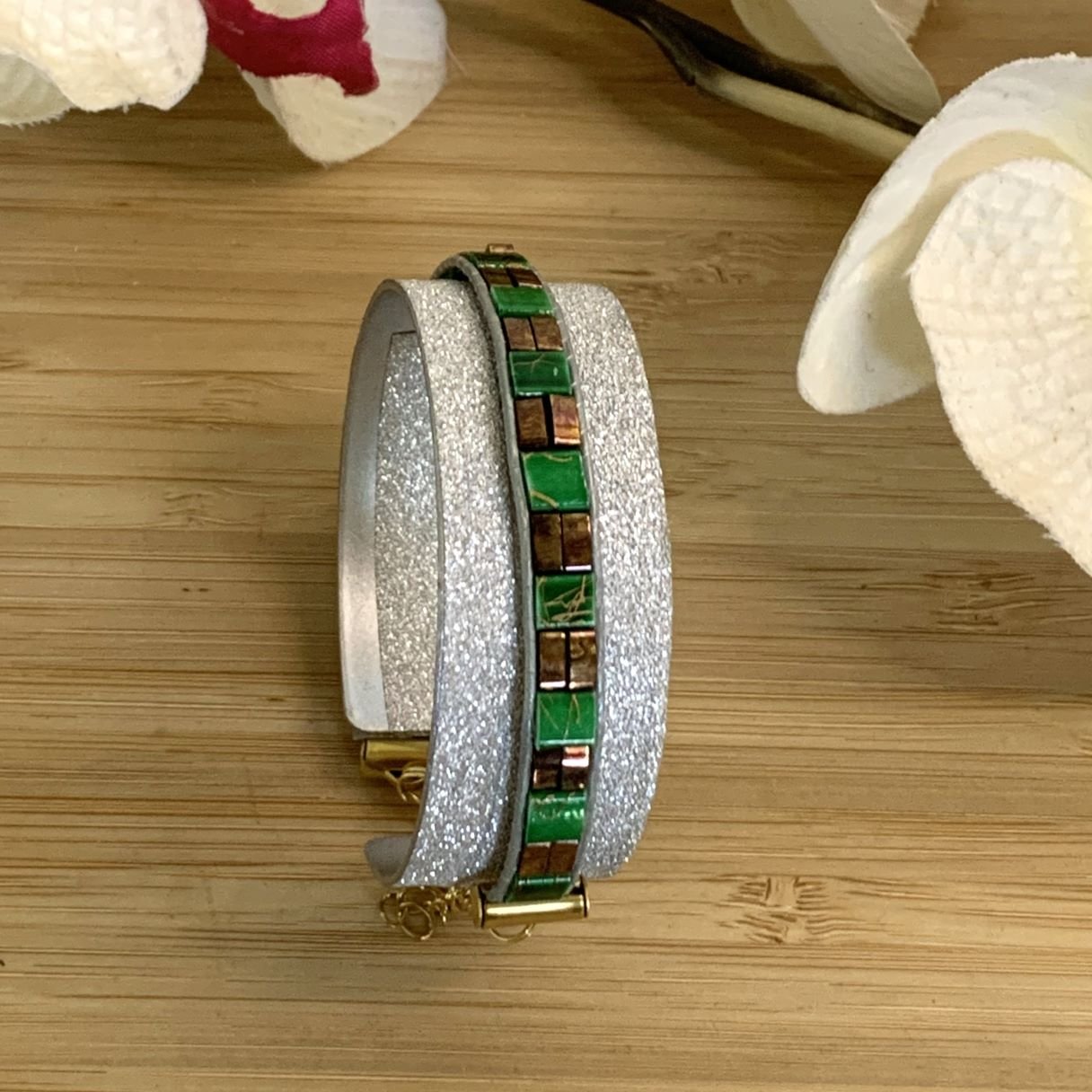 bracelet en perles miyuki tila tissé à la main et cuir véritable.jpg bracelet en perles miyuki tila tissé à la main et cuir véritable.jpg