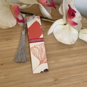 Marque-pages Brise  de Ginkgo en marqueterie de paille rose, lie de vin et bordeaux et papier japonais.jpg