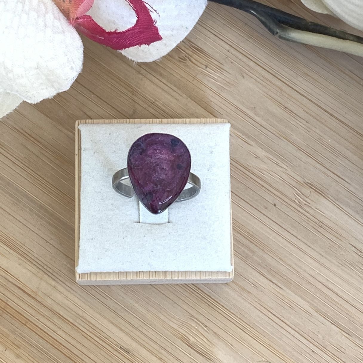 bague ajustable en résine et pigments naturels violet.jpg bague ajustable en résine et pigments naturels violet.jpg