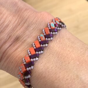 bracelet ajustable en perles miyuki tila orange veinée de turquoise tissé à la main.jpg bracelet ajustable en perles miyuki tila orange veinée de turquoise tissé à la main.jpg