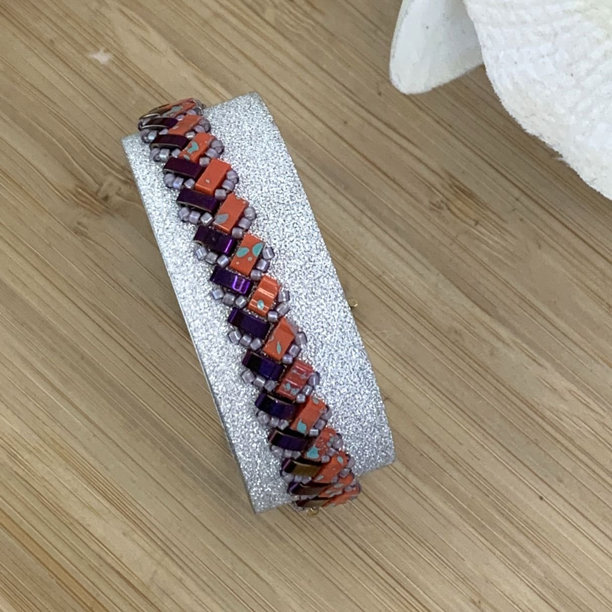 bracelet ajustable en perles miyuki tila orange veinée de turquoise tissé à la main.jpg bracelet ajustable en perles miyuki tila orange veinée de turquoise tissé à la main.jpg