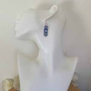 Boucles d’oreilles en perles miyuki nuances de violet tissées à la main.jpg Boucles d’oreilles en perles miyuki nuances de violet tissées à la main.jpg