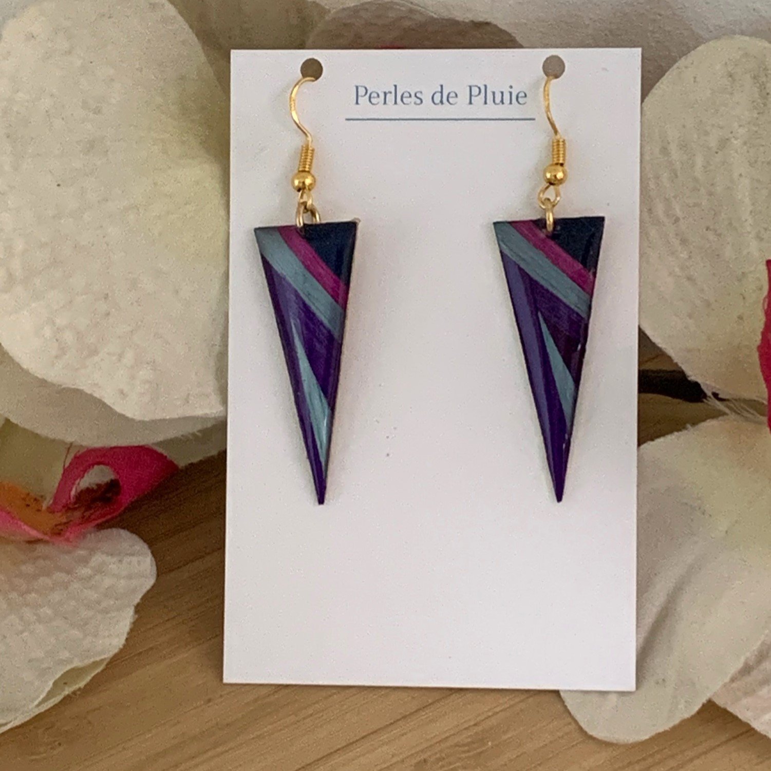 boucles d’oreilles en marqueterie de paille nuances de violet, vert d’eau, fuchsia et résine.jpg boucles d’oreilles en marqueterie de paille nuances de violet, vert d’eau, fuchsia et résine.jpg