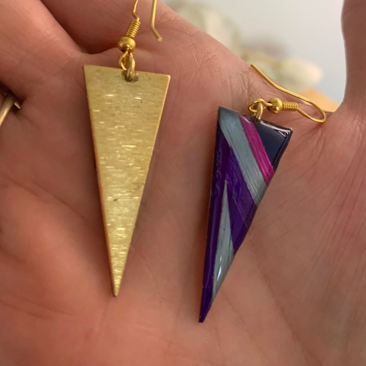 boucles d’oreilles en marqueterie de paille nuances de violet, vert d’eau, fuchsia et résine.jpg boucles d’oreilles en marqueterie de paille nuances de violet, vert d’eau, fuchsia et résine.jpg