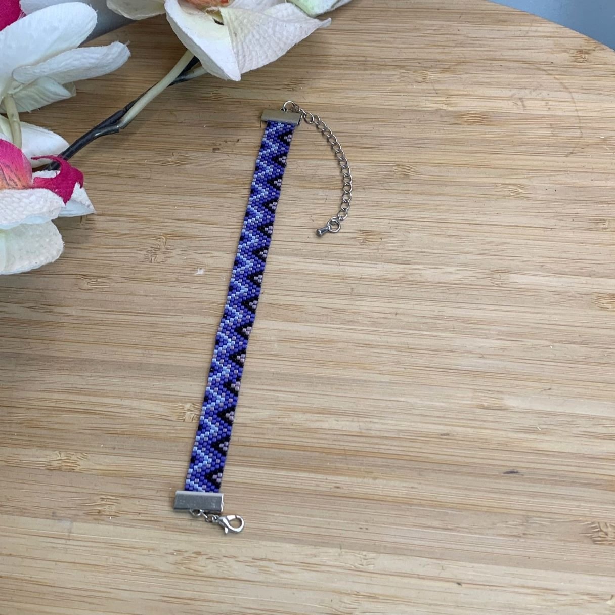 Bracelet aux nuances de mauve – Tissage Artisanal en Perles Miyuki.jpg Bracelet aux nuances de mauve – Tissage Artisanal en Perles Miyuki.jpg