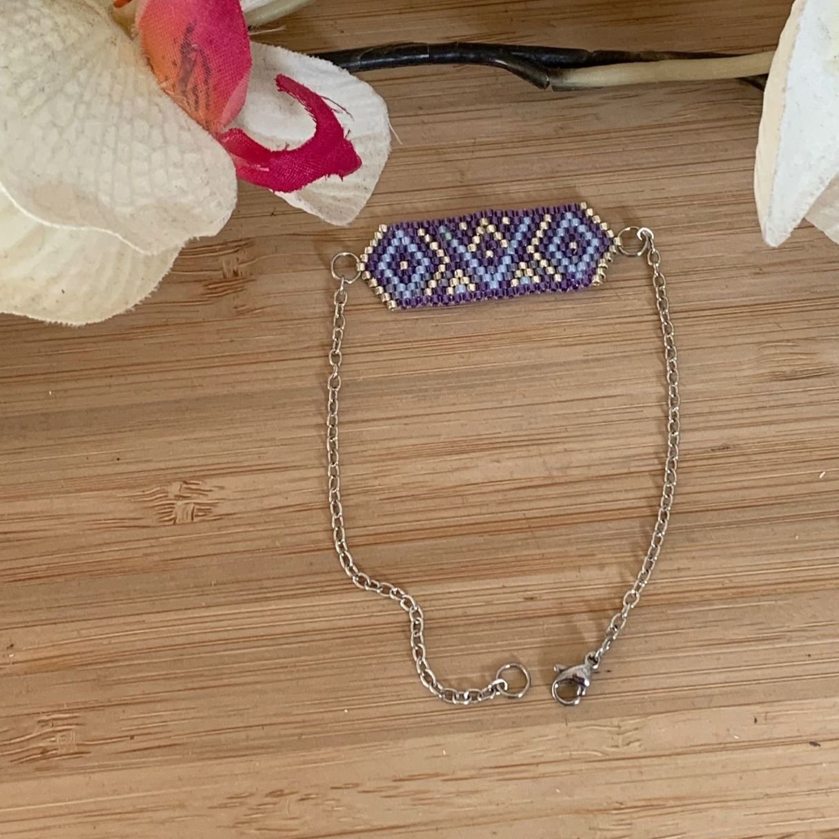 Bracelet en perles miyuki aux nuances de mauve. Tissage Artisanal.jpg