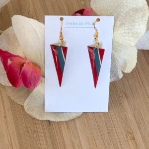 boucles d'oreilles en marqueterie de paille nuances de rouge, vert d'eau, beige doré et résine.